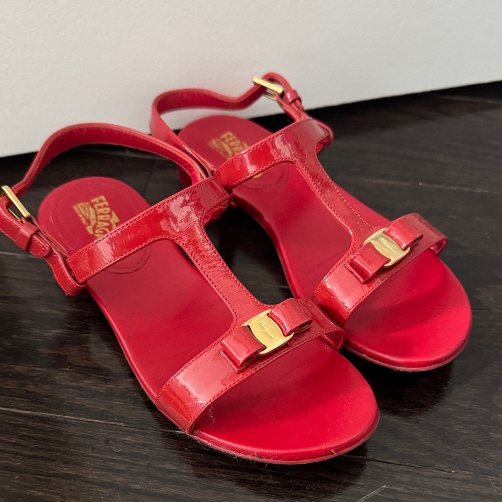 Girls Salvatore Ferragamo Red Sandals with Gold Accents